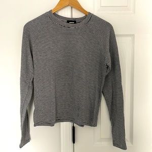 Monrow black & white striped light sweater shirt